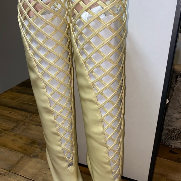 Gucci Cutout 95 Leather Knee Boots - Picture 11 of 13